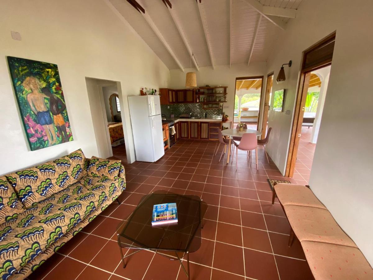 Sea Cliff Eco-Cottages & Gin Distillery Calibishie Extérieur photo
