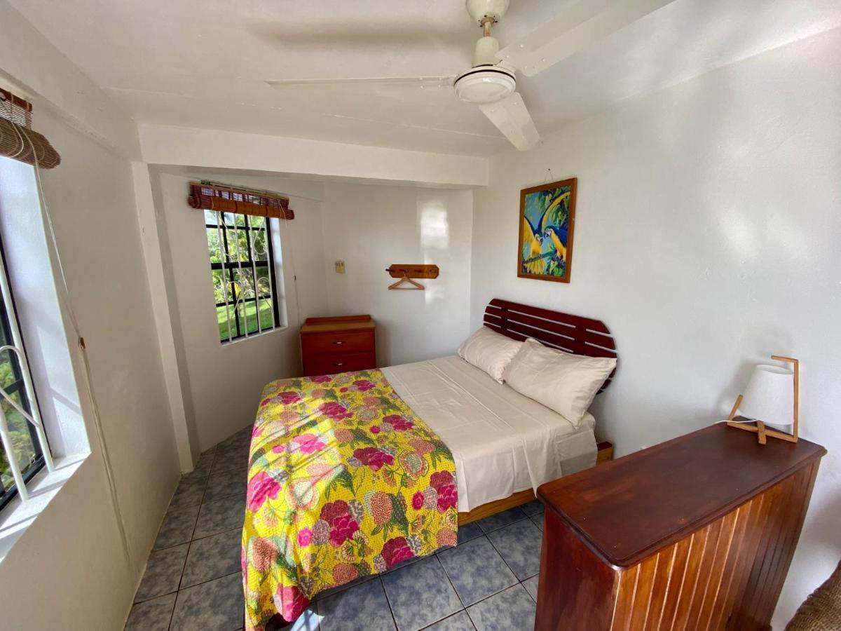 Sea Cliff Eco-Cottages & Gin Distillery Calibishie Extérieur photo