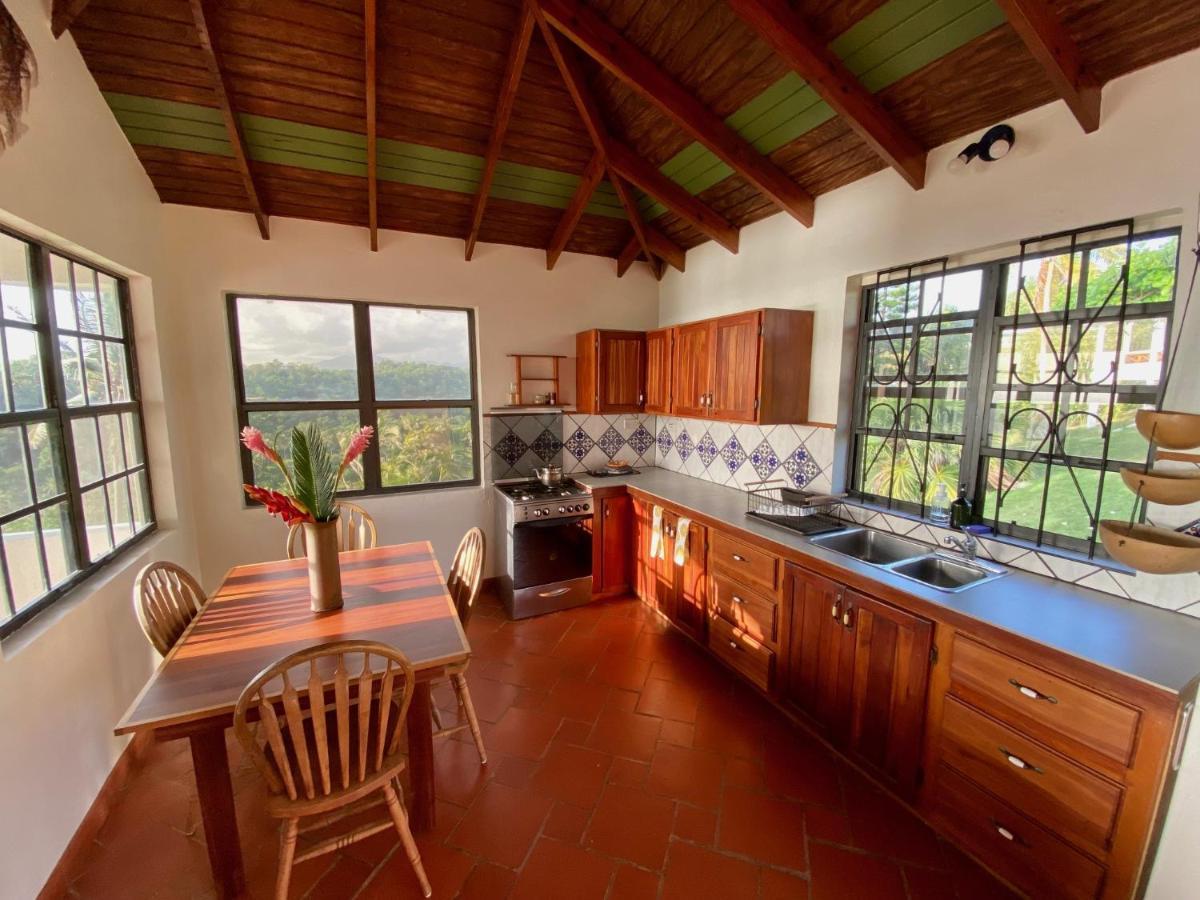 Sea Cliff Eco-Cottages & Gin Distillery Calibishie Extérieur photo