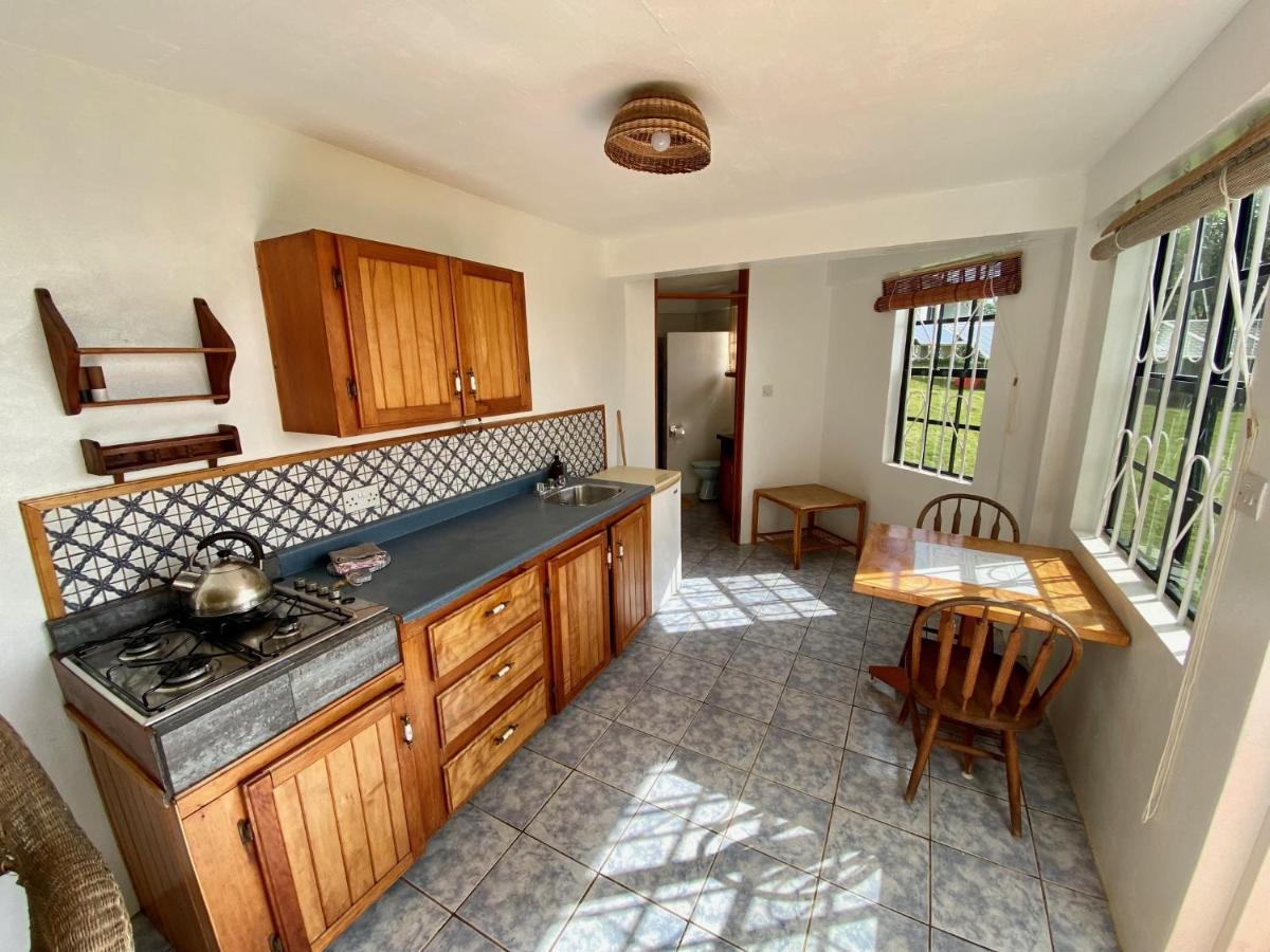Sea Cliff Eco-Cottages & Gin Distillery Calibishie Extérieur photo